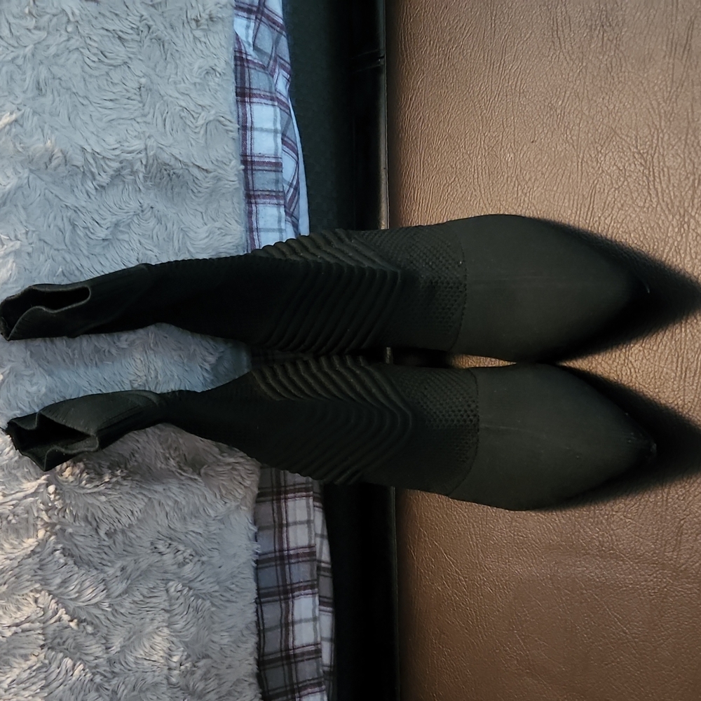 Woman black boots